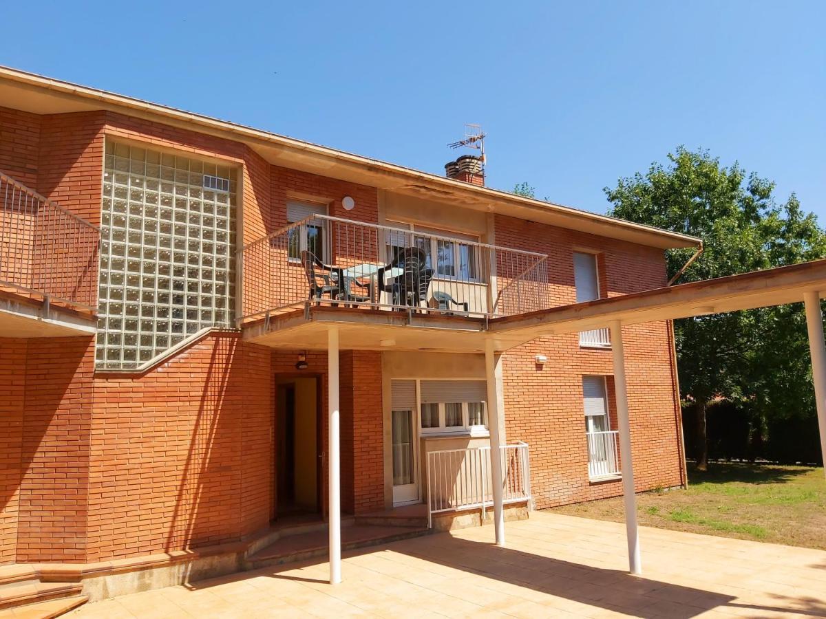 Apartamentos La Francesa Santa Pau Exterior photo