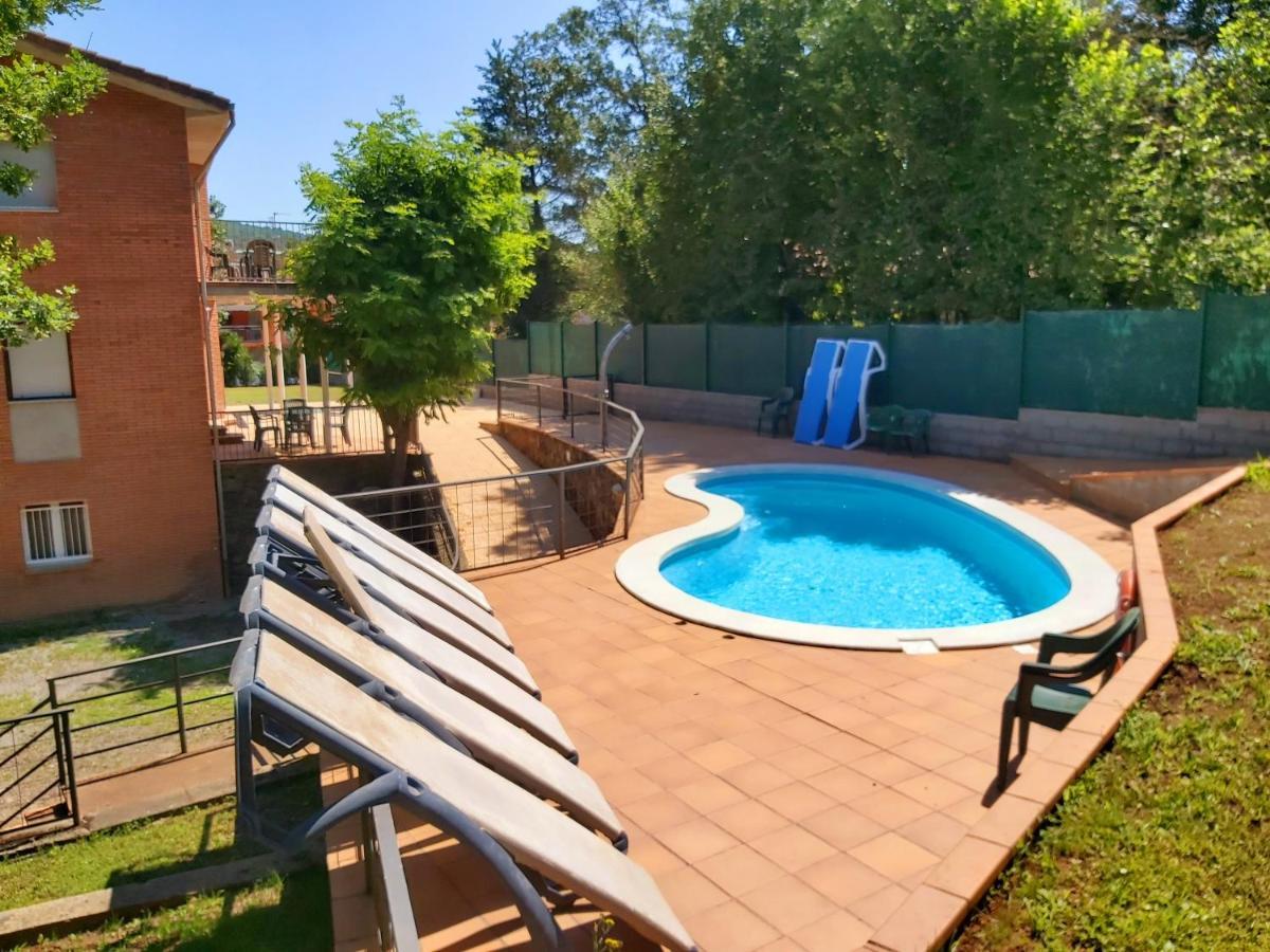 Apartamentos La Francesa Santa Pau Exterior photo