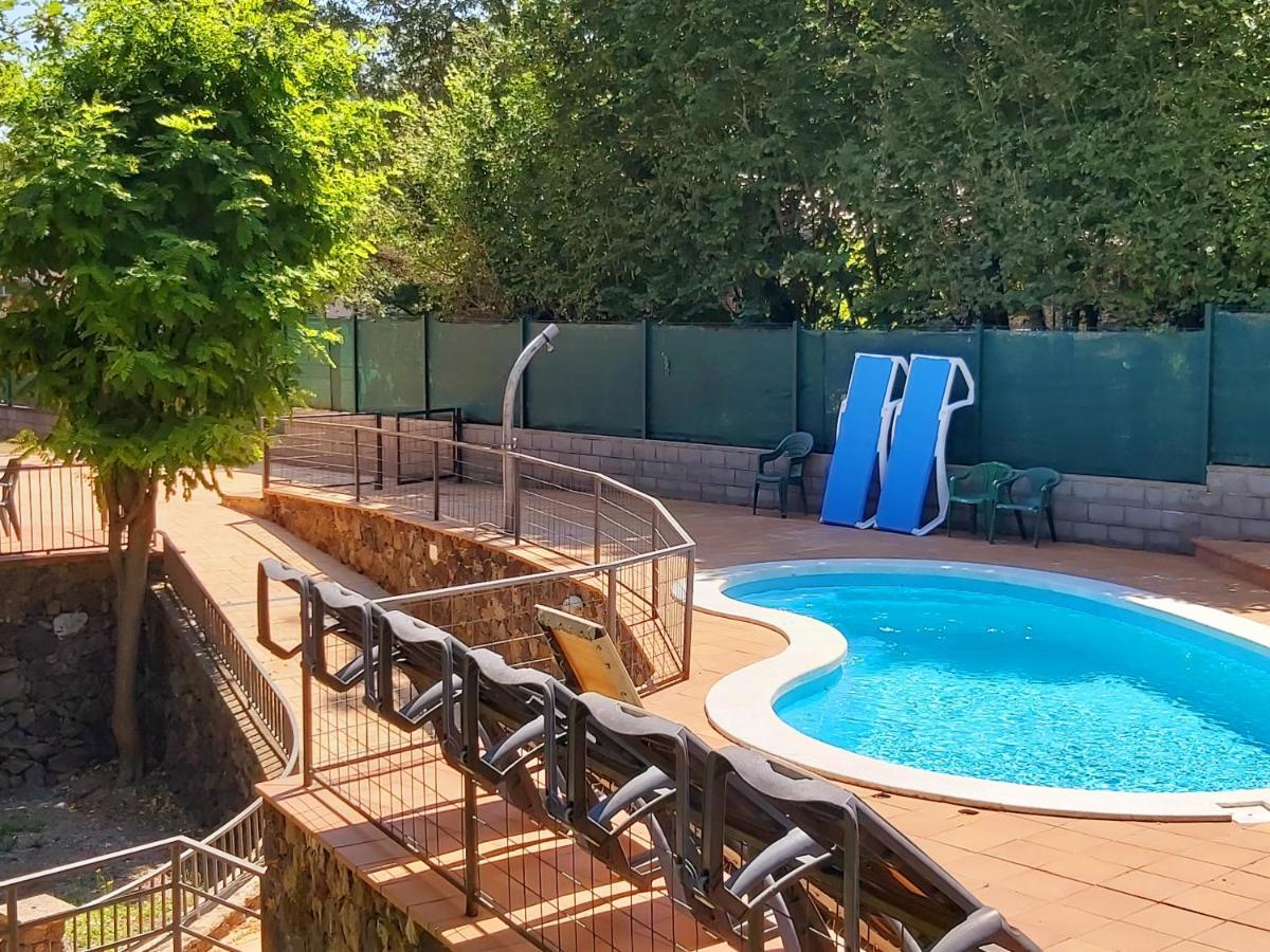 Apartamentos La Francesa Santa Pau Exterior photo