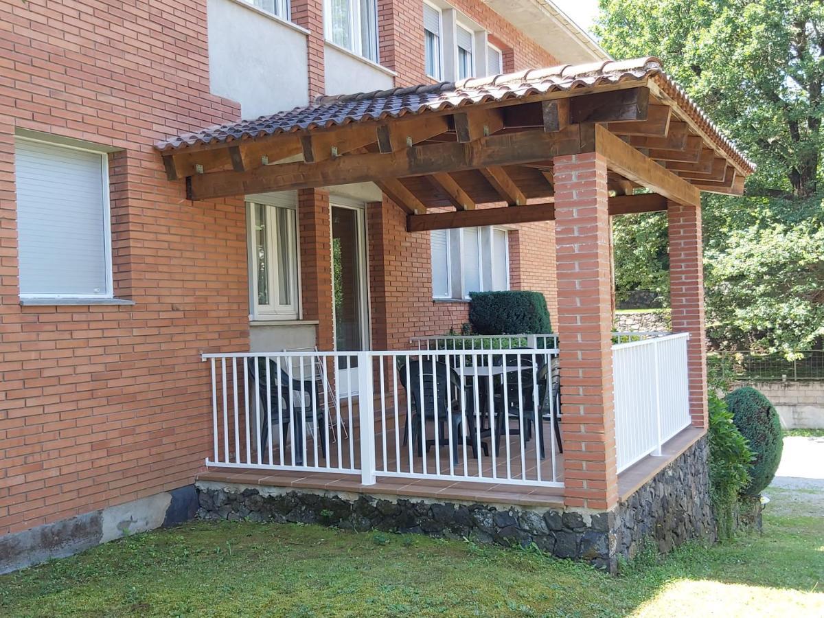 Apartamentos La Francesa Santa Pau Exterior photo