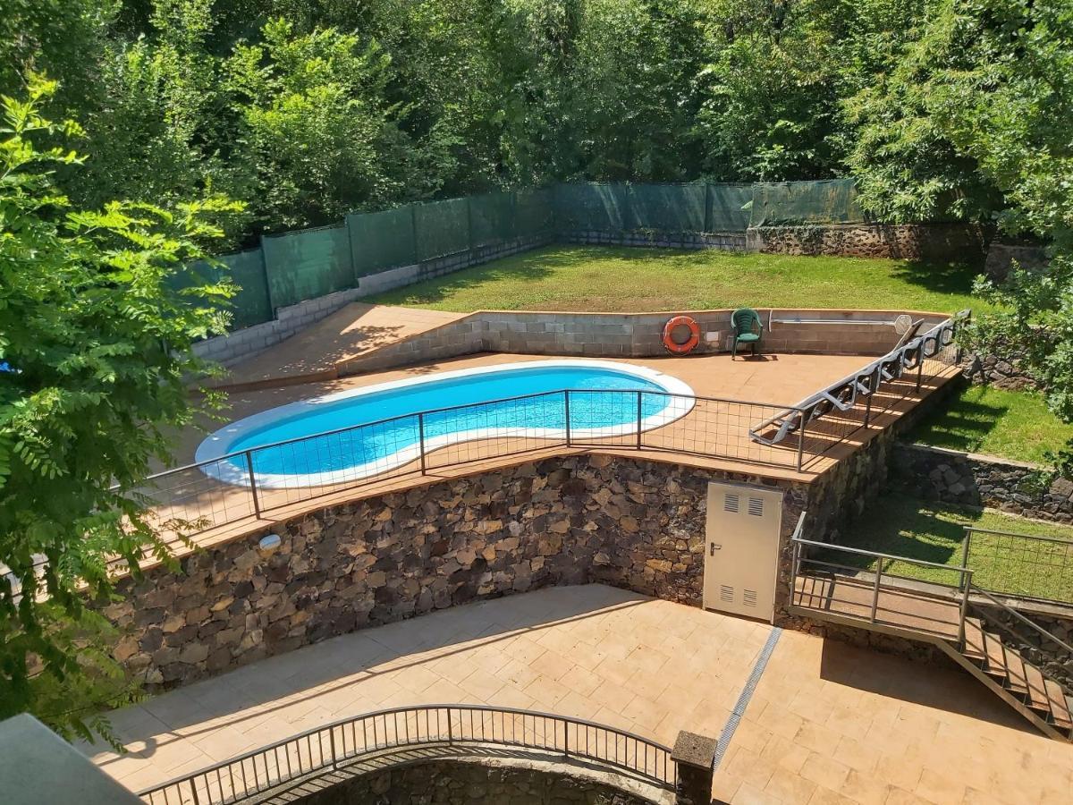 Apartamentos La Francesa Santa Pau Exterior photo